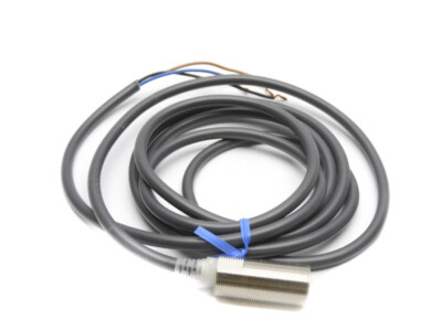 OMRON E2E-X5E1 12-24VDC 2M UNMP
