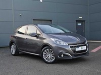 2018 Peugeot 208 1.2 PureTech 82 Signature 5dr [Start Stop] Manual Hatchback Pet