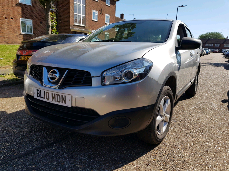 Quick sale Nissan Qashqai 2010 1.6 petrol LOW MILEAGE great condition