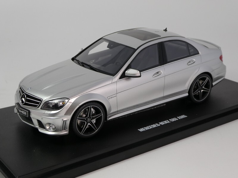 ミニカー AUTOart Mercedes-Benz C63 AMG 1/18 1/18 AUTOart Mercedes-Benz C-Class W204 C63 AMG (White