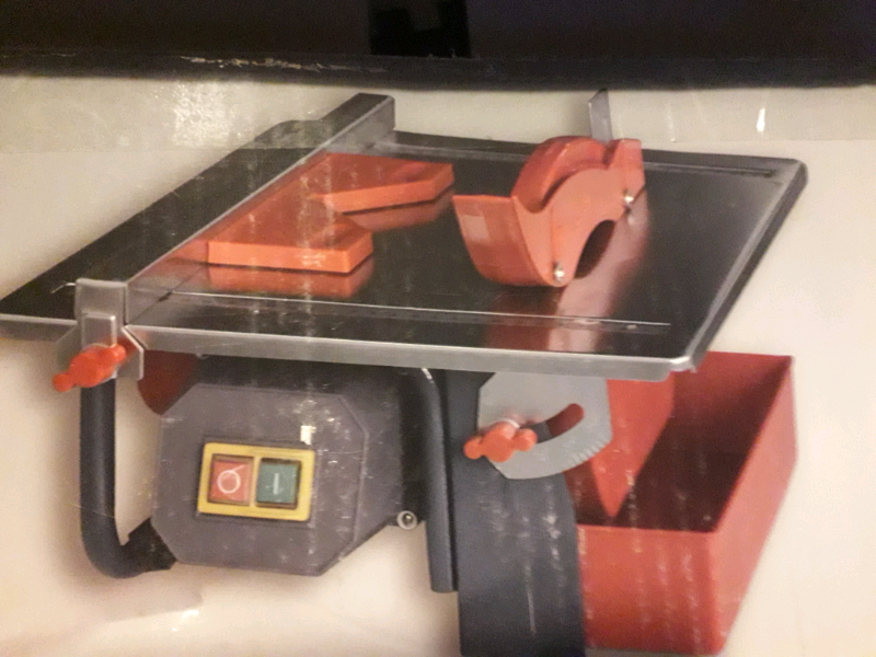 B&Q Electric tile cutter in Manchester Gumtree