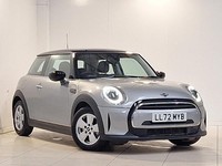 2022 MINI Hatchback 1.5 Cooper Classic Premium 3dr Auto Hatchback Petrol Automat