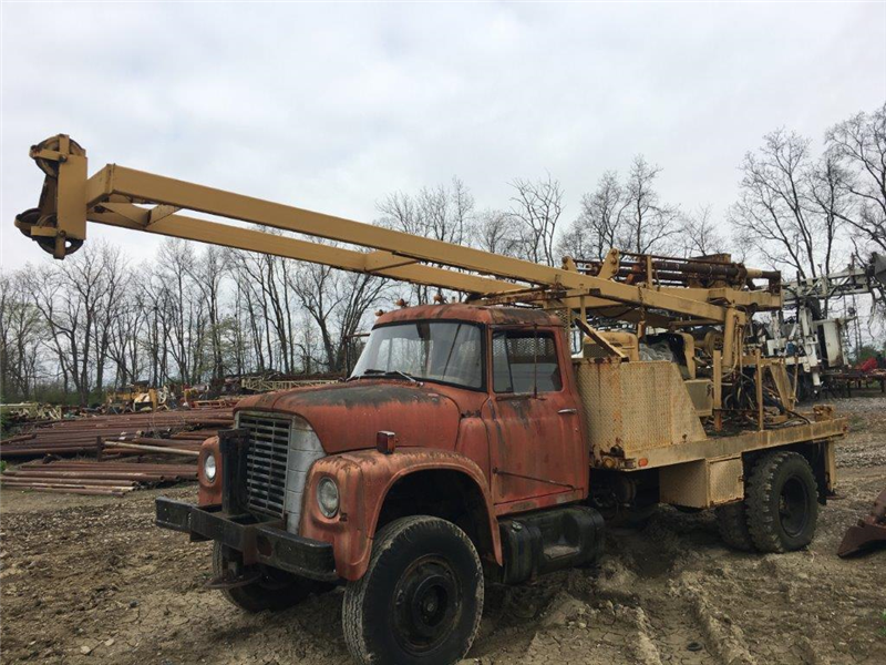 Mobile B56 Drill Drill Rig