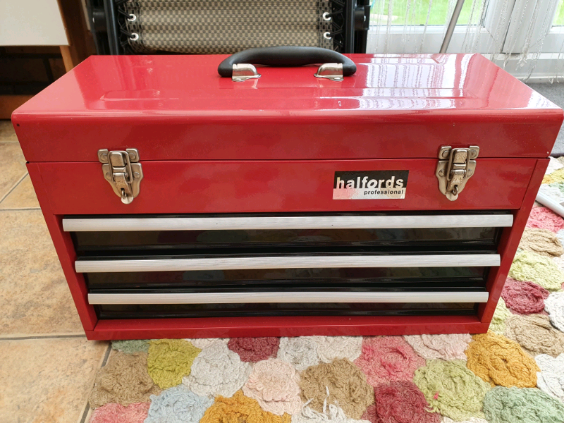 Halfords professional 3 drawer toolbox. in CaisteronSea, Norfolk