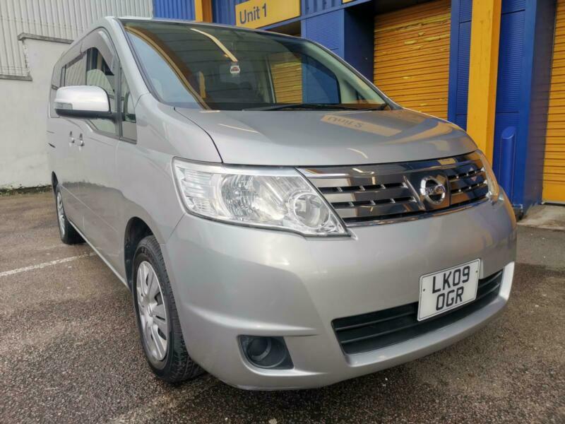 Nissan serena 2009