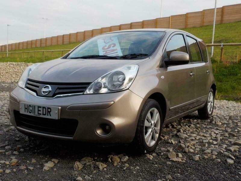 Желтый nissan note