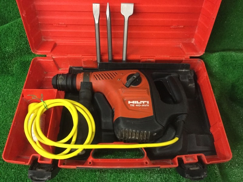Hilti TE 40 AVR Combi Hammer Drill / Breaker Plus New Chisels. in