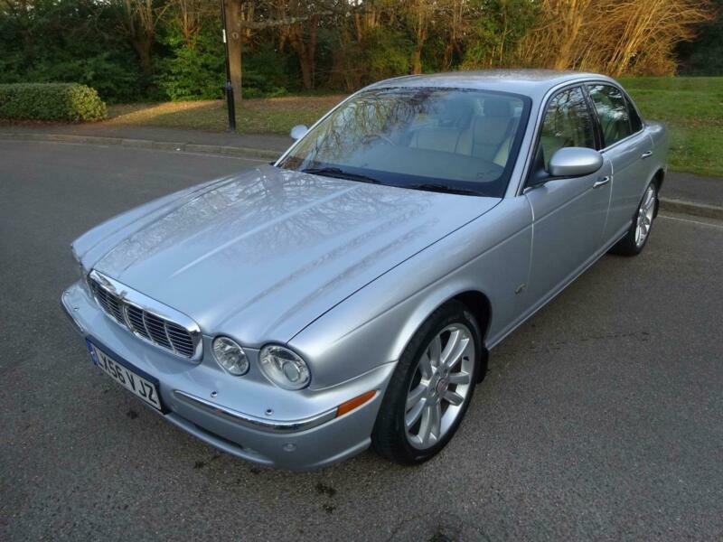 Jaguar XJ8 4.2 V8 Sovereign PETROL AUTOMATIC 2006/56 in Horsham, West