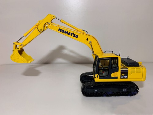 品薄※現品のみ KOMATSU PC450 1/50　ミニチュア 1/50 KOMATSU PC450LC-8 Excavator Metal Tracks Diecast Model
