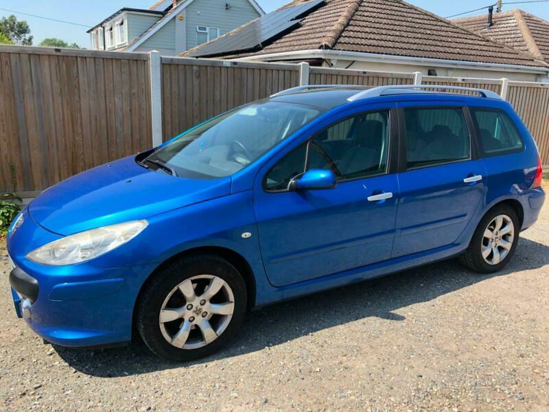 PEUGEOT 307 SW ESTATE 7 SEATS 1.6 PETROL IN BLUE VERY RARE CAR 7 SEATS in South Woodham