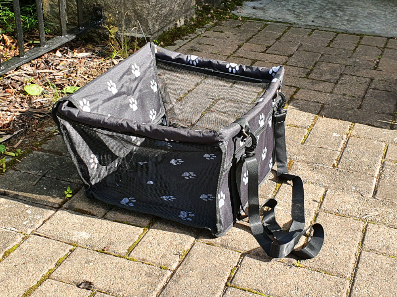 Dog (small) car basket in Menstrie, Clackmannanshire Gumtree