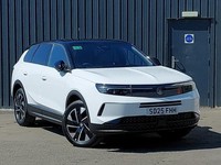 2025 Vauxhall Grandland 1.2 Hybrid [136] Ultimate 5dr e-DCT6 [Pan Roof] Hatchbac