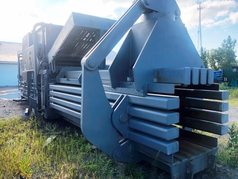 (1995)  200 HP Bollegraaf Auto Tie model HBC140AK