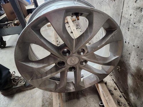 Used Wheel fits: 2019 Hyundai Santa fe 17x7 alloy w/TPMS Grade B