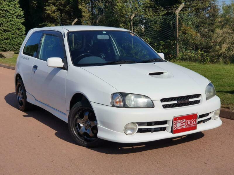 Toyota starlet glanza v