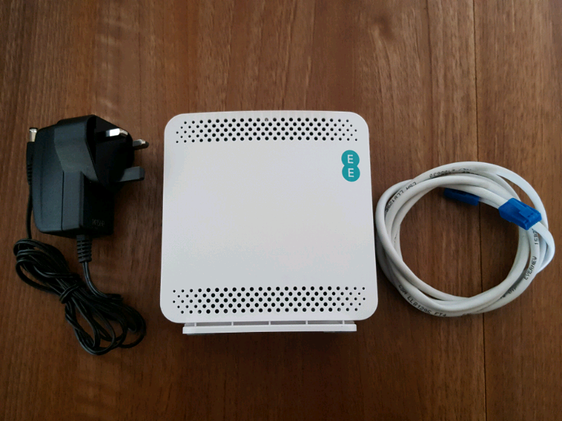 EE Cisco Signal Booster Signal box In excellent condition and worki