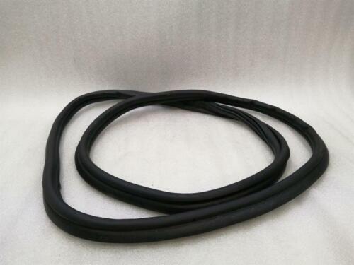 PORSCHE TAYCAN 9J Boot lid Seal 9J1827705 Heckklappe Gummi