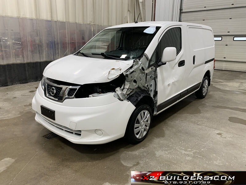 2016 Nissan NV200 SV  Salvage, Rebuilder, Repairable 696873