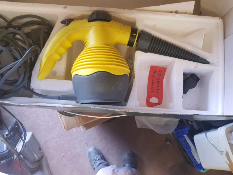 ELECTROLUX HAND HELD STEAM CLEANER SANITIZER BOXED in Hartlepool