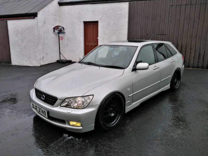 Lexus is300 sportcross