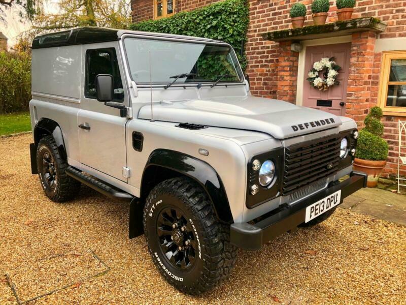 Land rover defender 2013