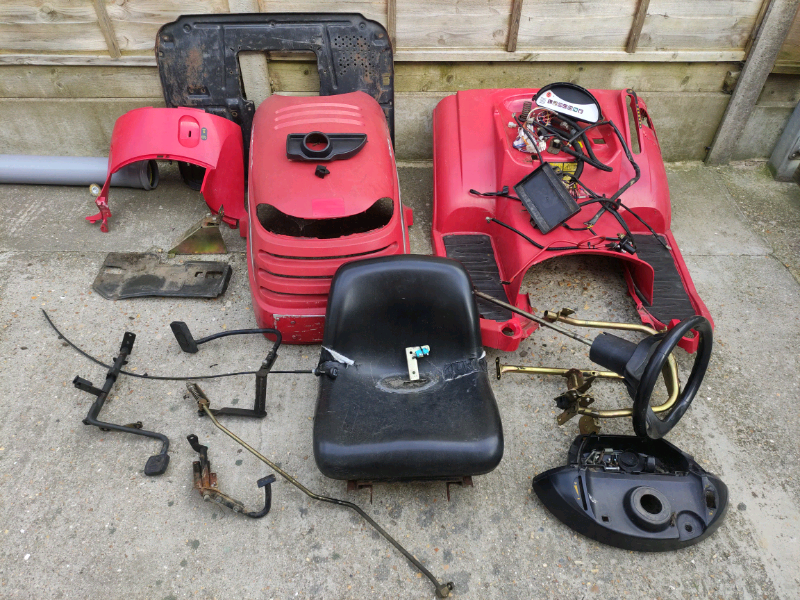 HONDA HF 2417 RIDE ON MOWER BREAKING FOR SPARES PARTS WHEEL NUT ONL