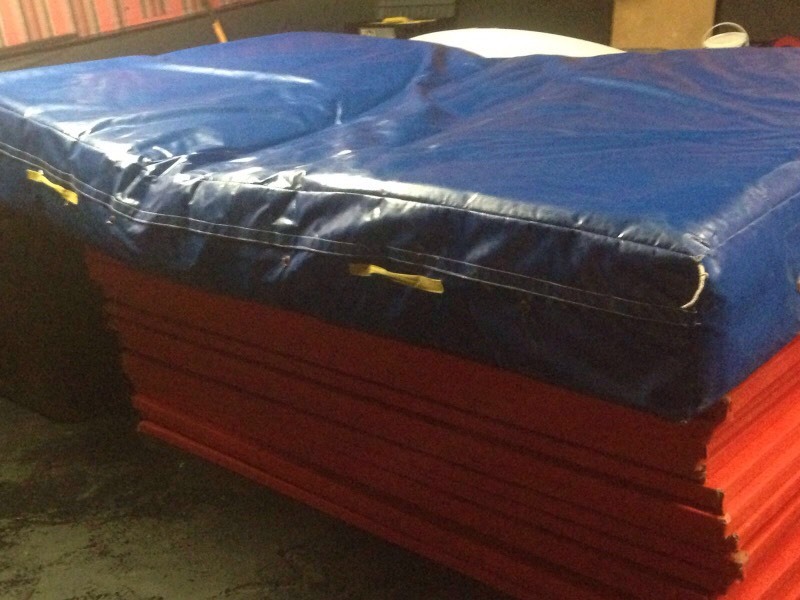 20 Used Red judo gym MMA gymnastics martial arts mats & crash mat 2m by