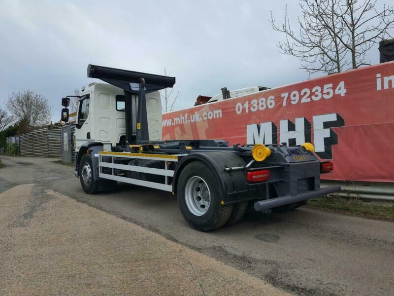 Hooklift for sale in UK 56 secondhand Hooklifts