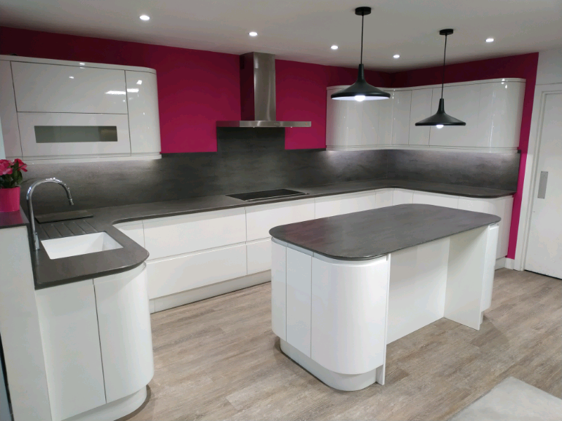 Gloss white handless ex display kitchen. Free worktops. in East End