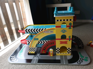 Toy Wooden Garage Le Toy Van Mike 39 S Auto Garage Toys