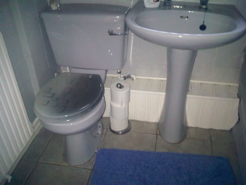 Grey bathroom suite in Whitchurch, Bristol Gumtree