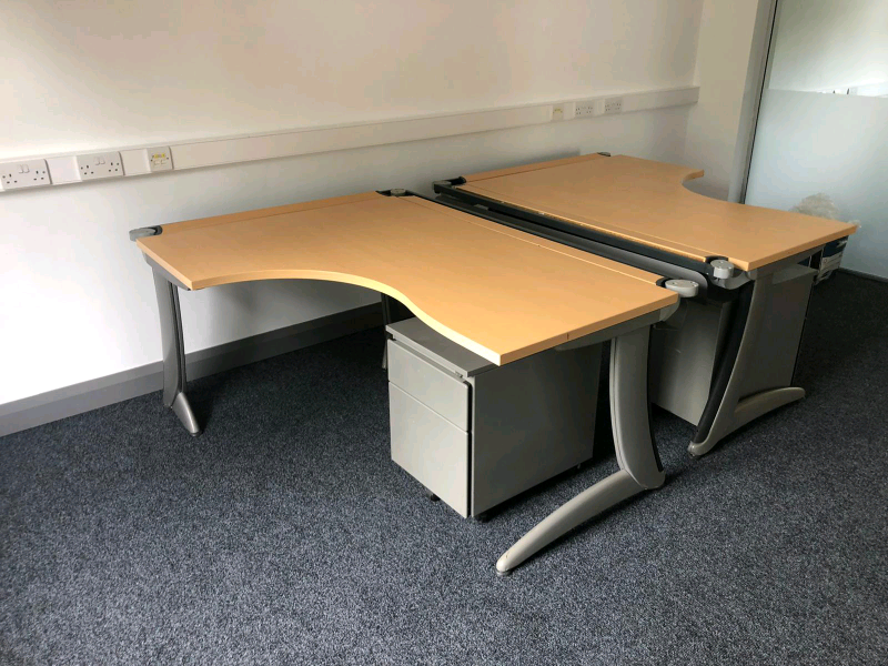 Steelcase managers corner office desks in Belfast City Centre