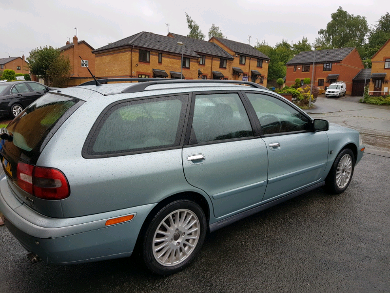 Volvo v40 2002