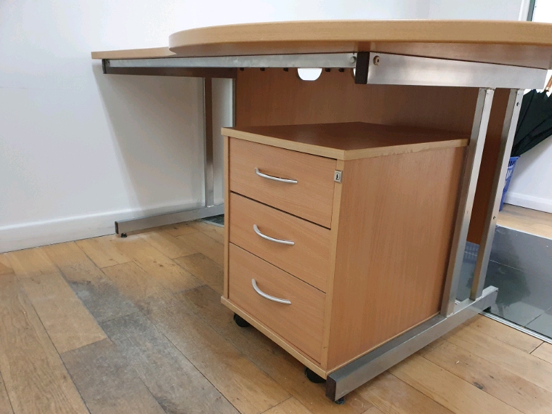 Used office desk (Very good condition) in Stratford, London Gumtree