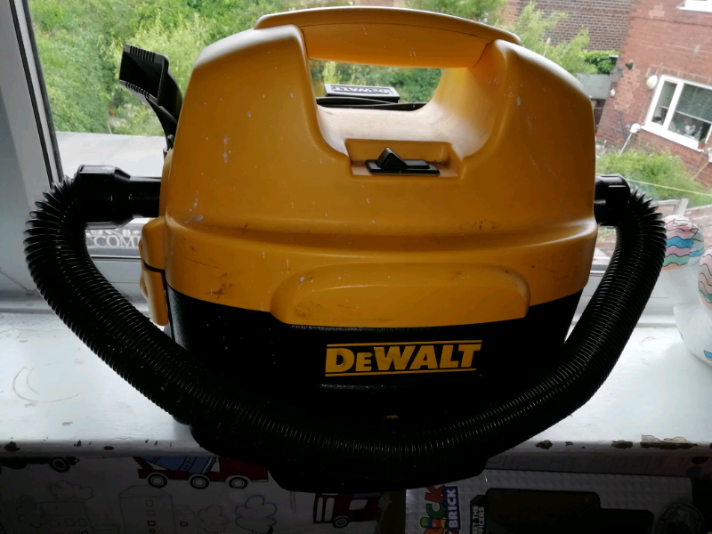 Dewalt hoover 18v/240v in Manchester Gumtree