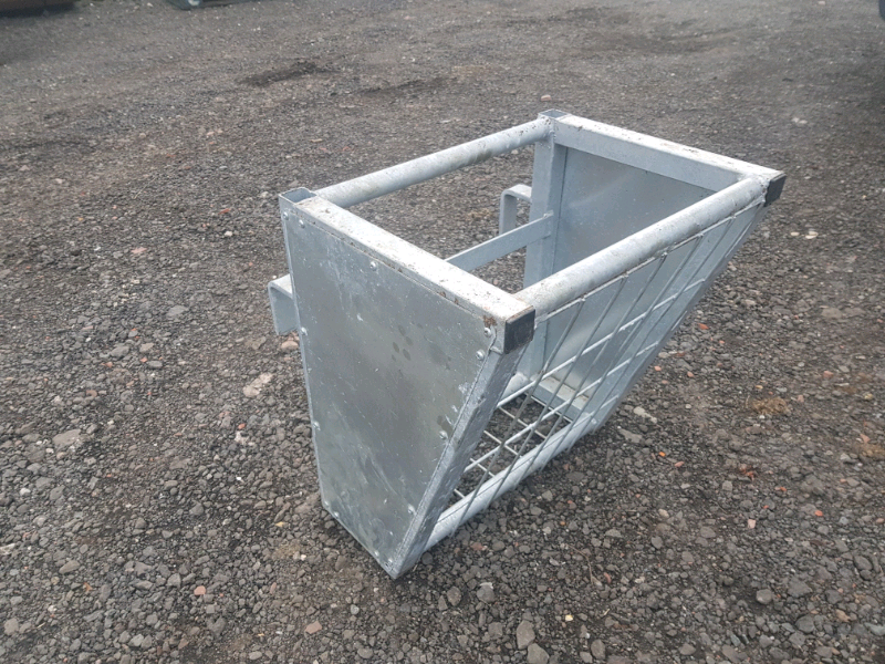 New galvanised heavy duty 2ft hang on hay feeder rack tractor in