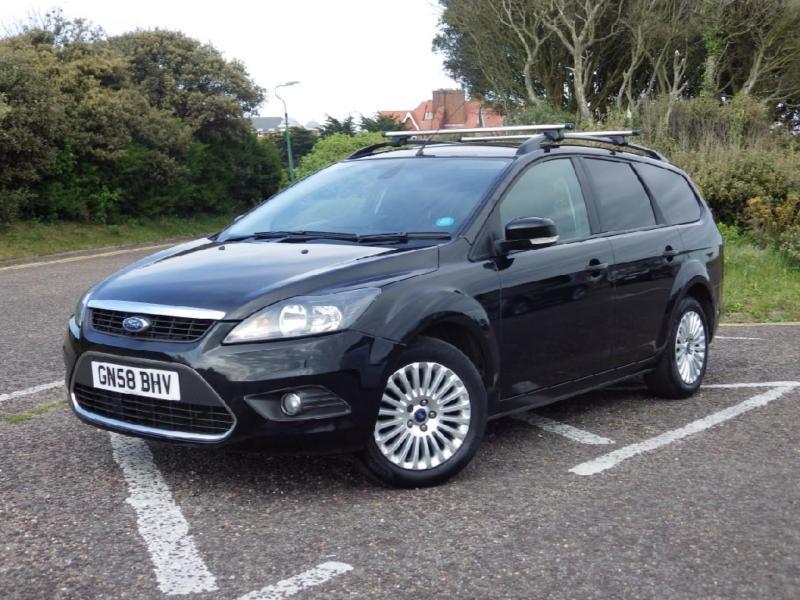 2008 Ford Focus Estate 1.6 Titanium in black in Bournemouth, Dorset