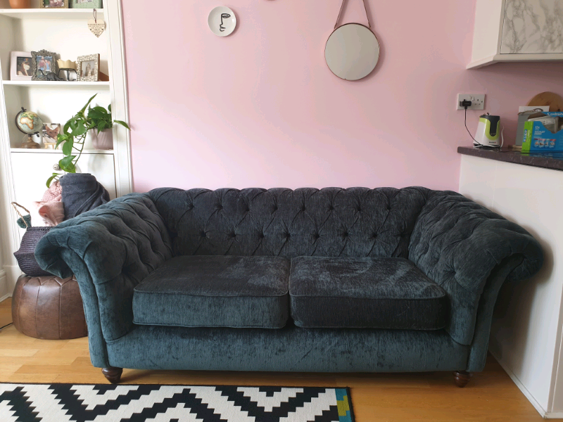 Velvet chesterfield 2 seater sofa in Partick, Glasgow Gumtree