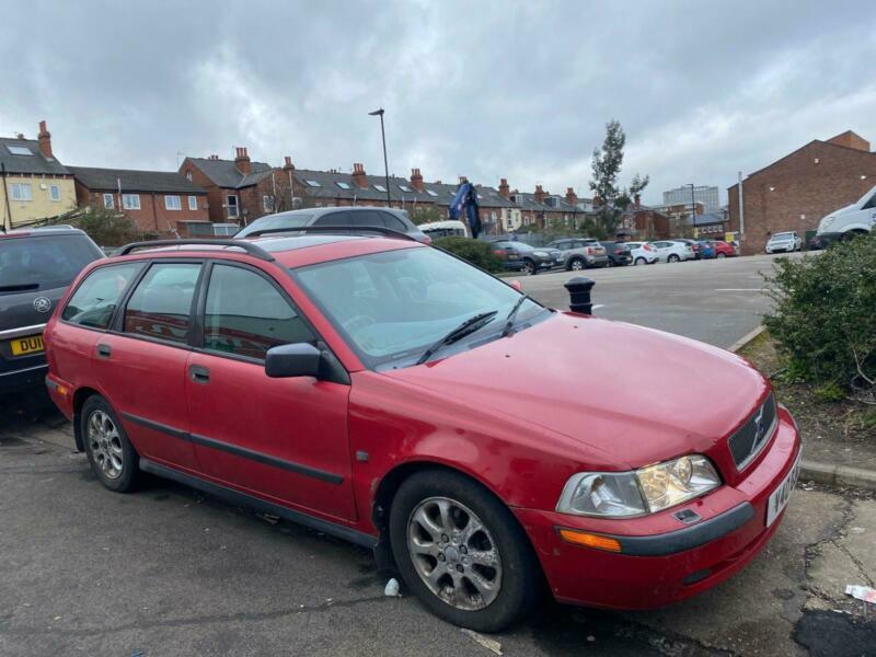 Volvo v40 2001