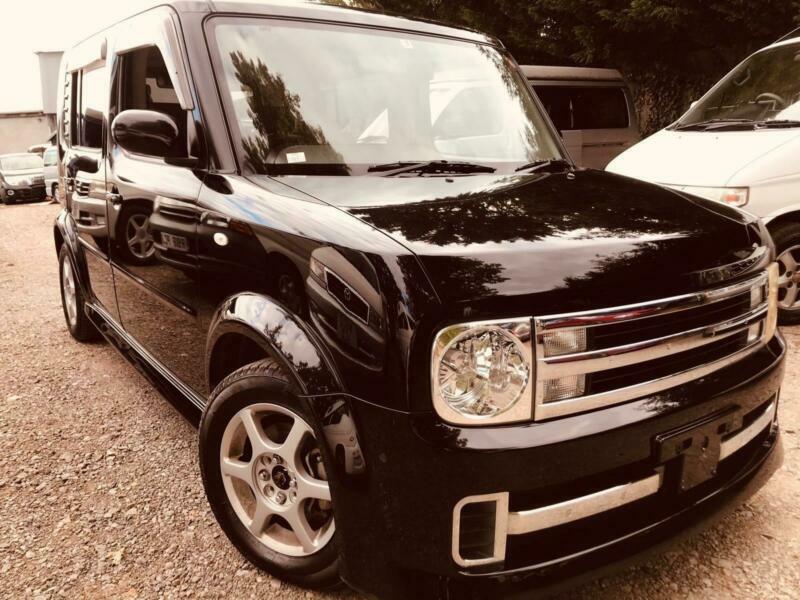Nissan cube rider