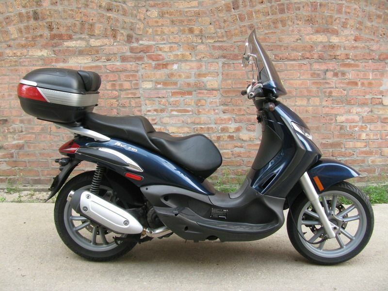 2007 Piaggio BV 250, GIVI top case, runs good, 35,555 miles.