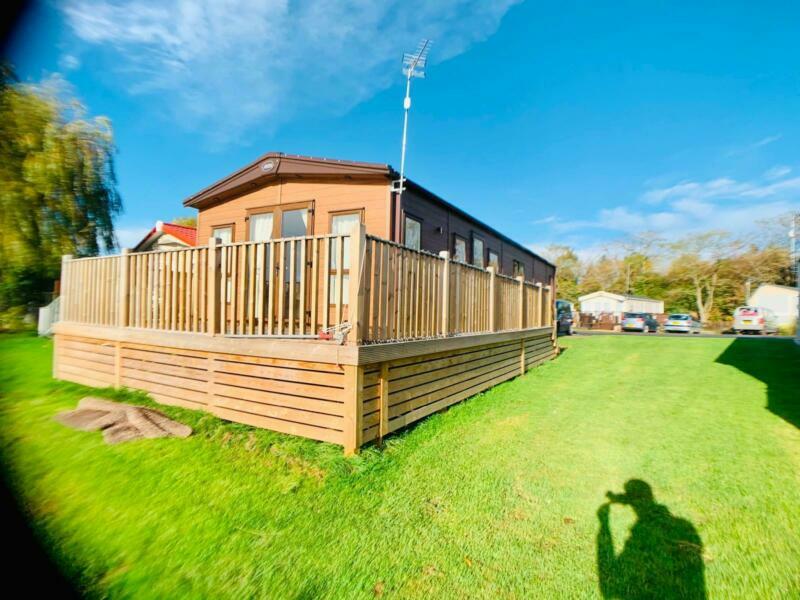 3 BEDROOM LODGE WITH LAKE VIEW ON BILLING AQUADROME CALL 07495 668377 in Northampton