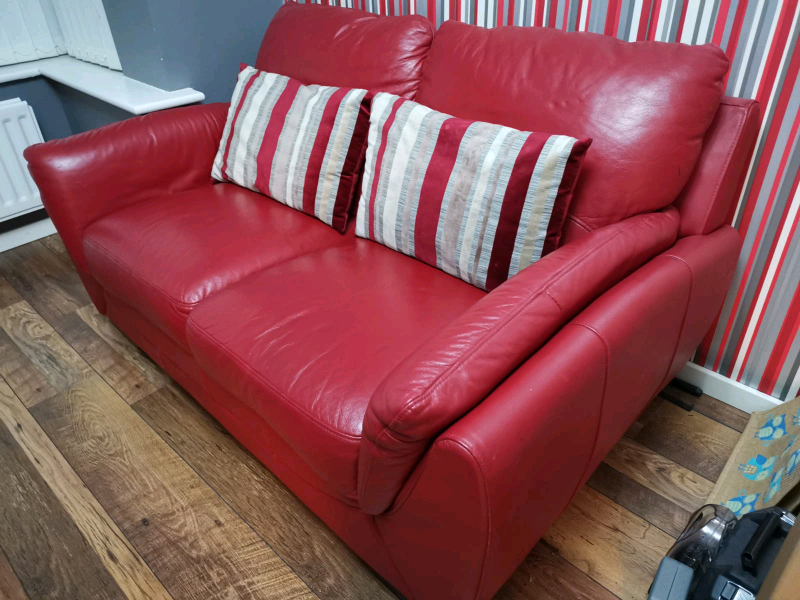 Red Lazyboy leather double sofa in good condition in Glenfield