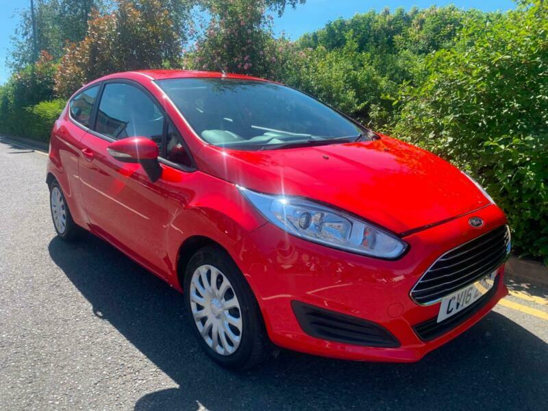 Ford fiesta red