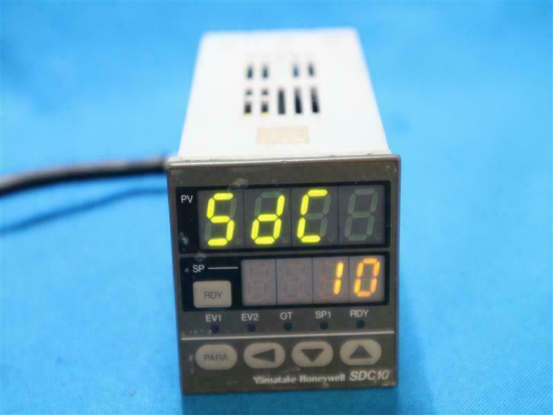 Yamatake-Honeywell SDC10 C10T0DTA0100 Temperature Controller w/ Breakage