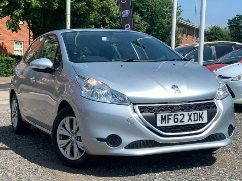 Peugeot 208 2012