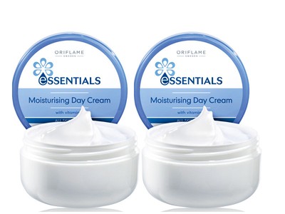 2 pieces Essentials Moisturising Day Cream with multi-vitamin complex Oriflame