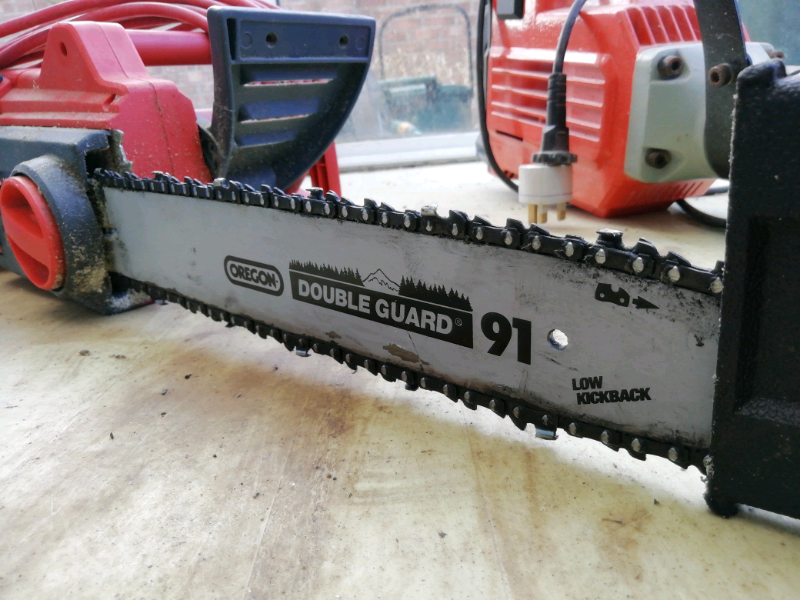 1800w Electric Chainsaw & Oil in Norwich, Norfolk Gumtree