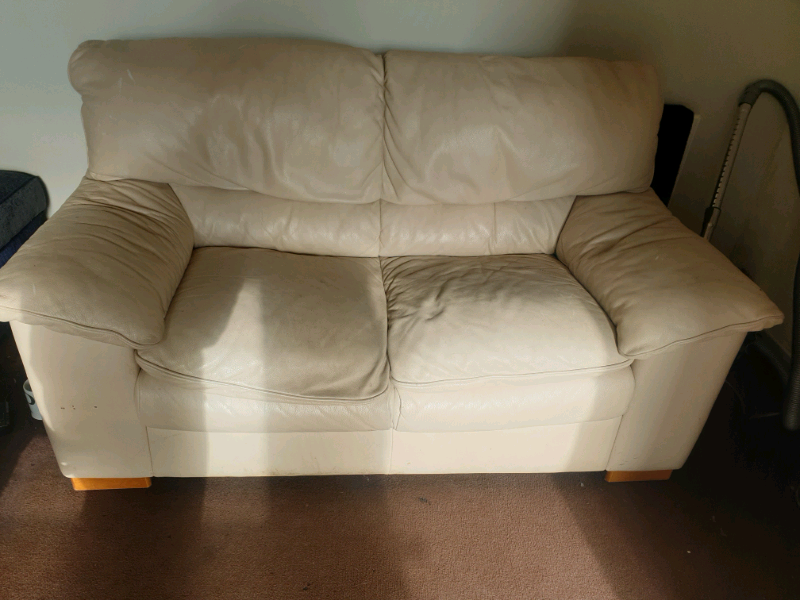 Free couch in Livingston, West Lothian Gumtree