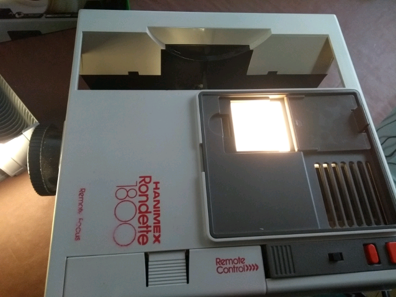 Hanimex Rondette 1800 slide projector with 10 cassettes. in Hull